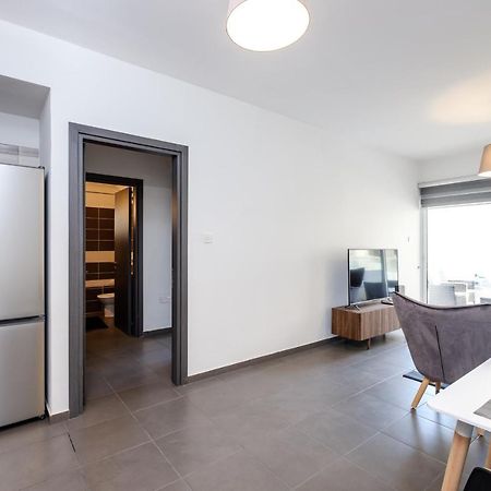 Book Me Now Central Flat Lägenhet Larnaca Exteriör bild