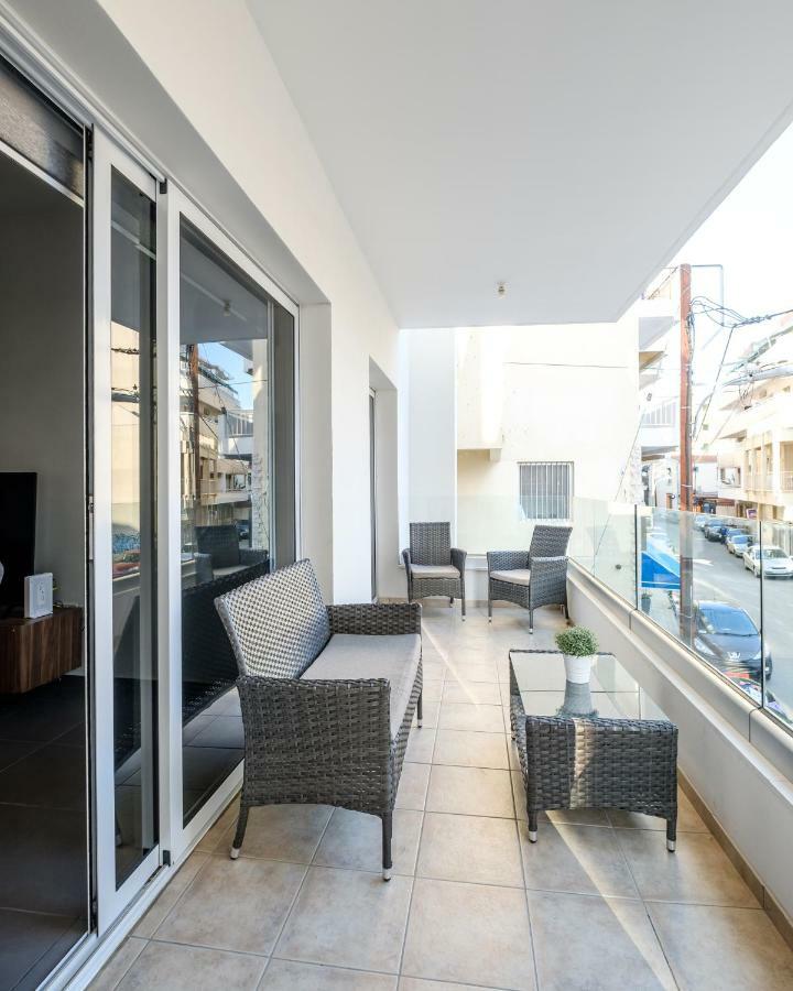 Book Me Now Central Flat Lägenhet Larnaca Exteriör bild