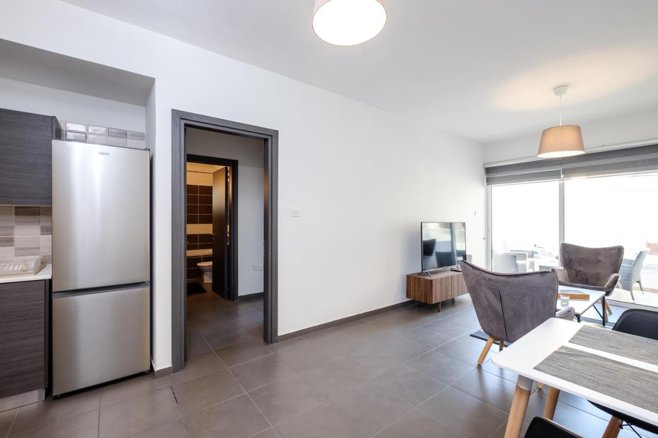 Book Me Now Central Flat Lägenhet Larnaca Exteriör bild