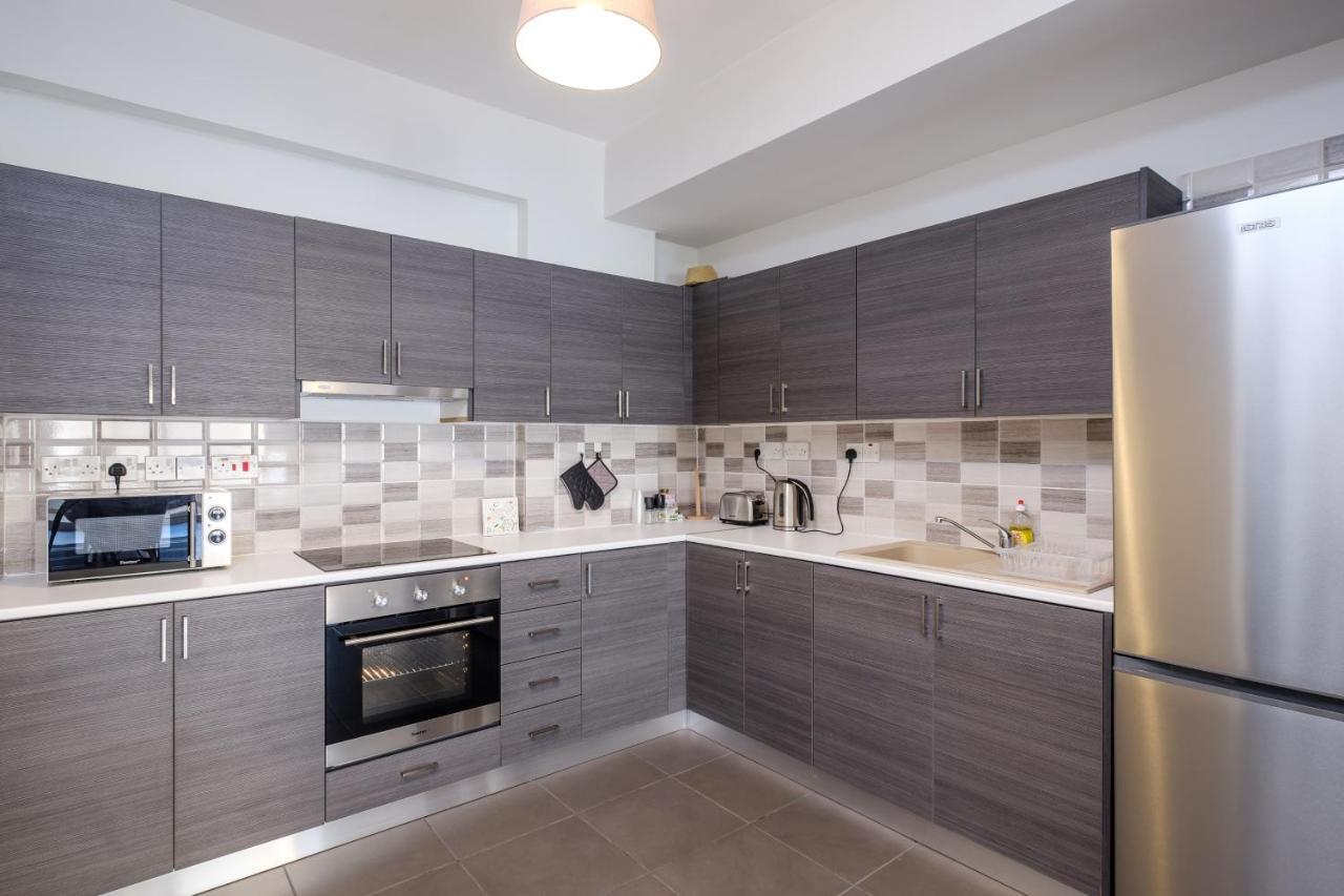 Book Me Now Central Flat Lägenhet Larnaca Exteriör bild